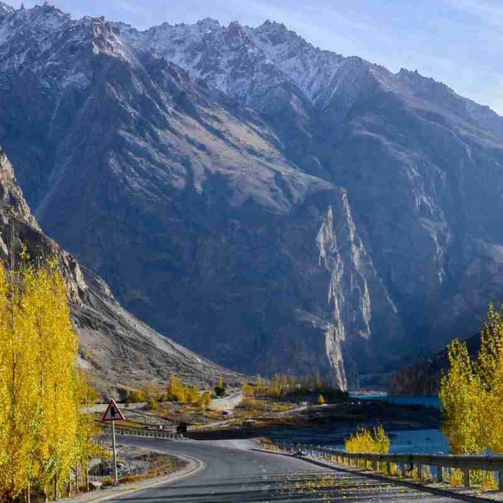 Explore the Beauty of Hunza Valley by Visiting these 10 Places ...